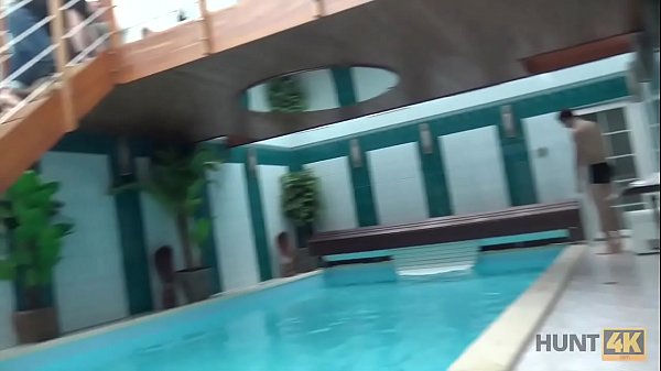 HUNT4K. Aventures sexuelles dans_une piscine privée