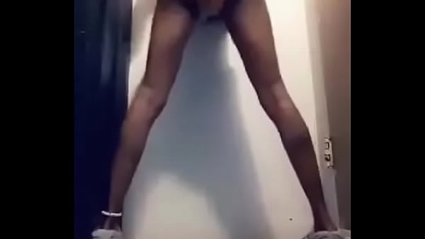 Thot shakin her bubble butt 