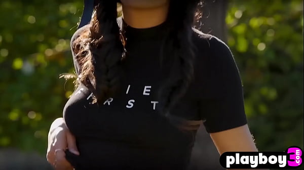 Play MP4 - Amazing naked MILF model Melissa posed outdoor after amazing striptease