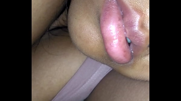 Play MP4 - Espiando a mi mujer 11