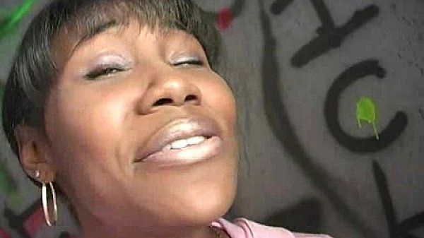 Nonton Black Girl Initiated In The Art Of Gloryhole Blowjob 20 thumbnail