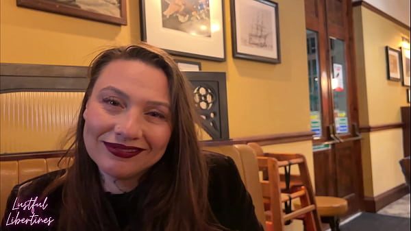 Play MP4 - Cheating boss takes surprise facial in pub toilets