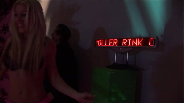 Horny Roller Derby Bitches Enjoy A Mff Threesome After The Game thumbnail