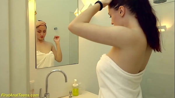 Play MP4 - pierced chubby Teen soapy anal masturbation