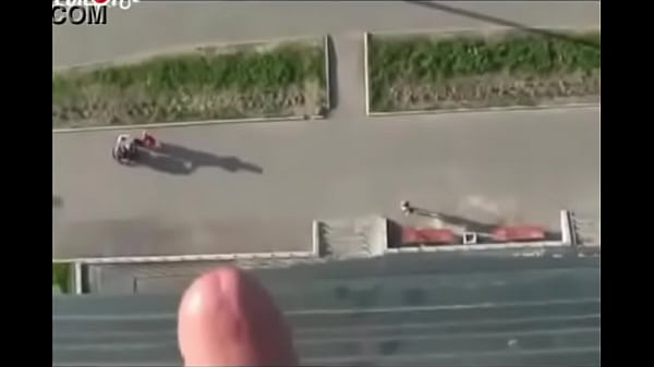 Gozando pela janela