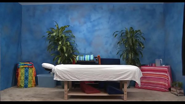 Nonton Sexy Babe Massages Pecker With Lips thumbnail