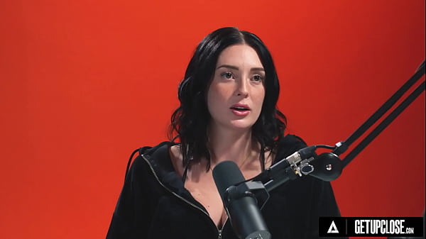 UP CLOSE How Women Orgasm WithThe Adorable Charlotte_Sins INTENSE HITACHI ORGASM FULLSCENE