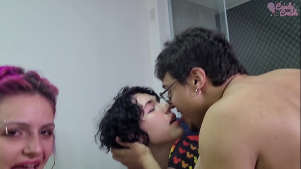 Play MP4 - ORGY - festinha entre amigos acabou em orgia e sobrou pra cunhada levar porra na boquinha