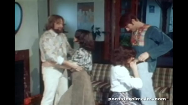 Play MP4 - Full-Bush Pussy Control