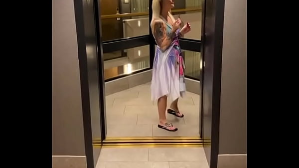 I do my little turn on the catwalk can you guess where i went last night #toosexychallenge #toosexy 