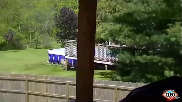 Sexy camgirl its cleo is double penetrating herself today using two sex toys in the backyard where any peeping neighbor can film with a hidden camera full video & all of itscleo