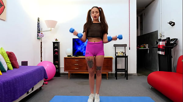 Nonton Puffy Cameltoe Petite Babe Round Ass In Super Tight Magenta Bikers! thumbnail