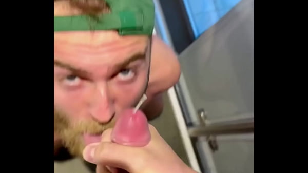 Nonton Drinking His Thick Warm Scally Spunk thumbnail