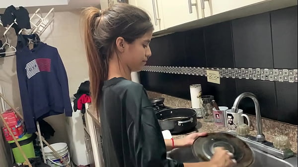 Nonton Young Stepsister Is Doing Grooming, Horny Stepsister Gives Me Her Rich Pussy. thumbnail