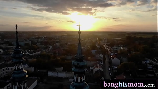 Nonton Stepmom Duo Gets Even With A Thieving Stepson Foursome thumbnail