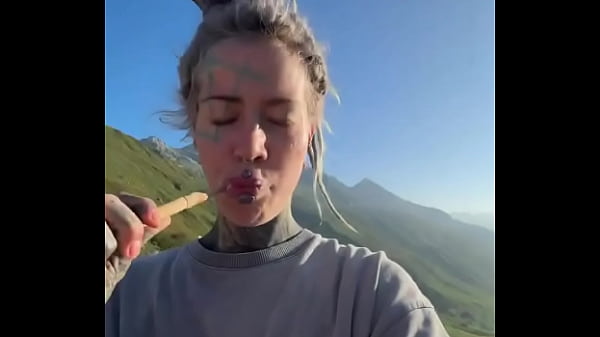 Brushing my teeth with this beautiful background what's your favorite way to start the day #morningroutine #bru 