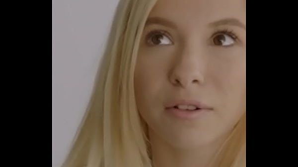 Joven rubia quien es?