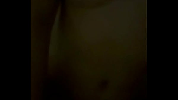 Comendo gostoso. Pena que a luz acabou. 