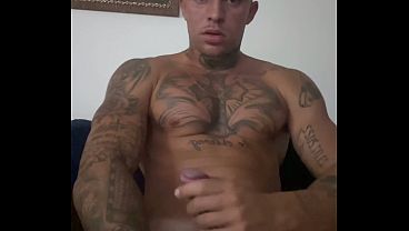 Novinho bateu uma at&eacute_ gozar