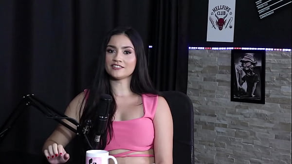 Seu_primeiroconteúdo pornô veio com um ficante e_teve boaexperiência com um ator e seu_ménage_Karen GonçalvesSHEER RED