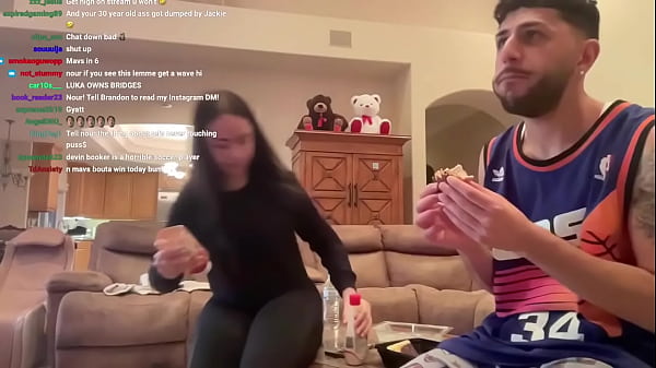 Nourxturki loves to have her big booty shown