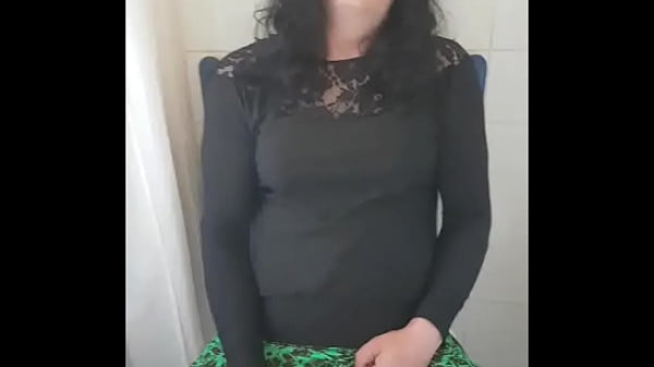 bisexual sissy looks good while shooting his load 