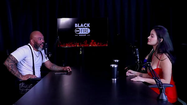 Safada faz uma dan&ccedil;a sensual ap&oacute;s dizer que sempre trabalhou com arte faroraf & emilly lima watch sheer red 