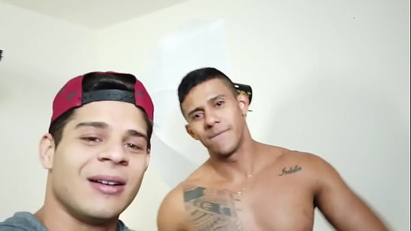 Comendo o boy hard - Meninos Online 