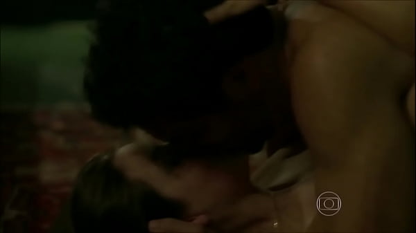 Play MP4 - Rodrigo Lombardi nu em "Verdades Secretas"