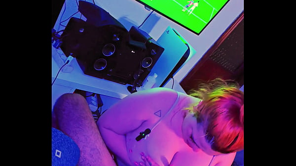 Gamer stepbrother plays ps5 and his kinky stepsister distracts him with her cock familly relationship 