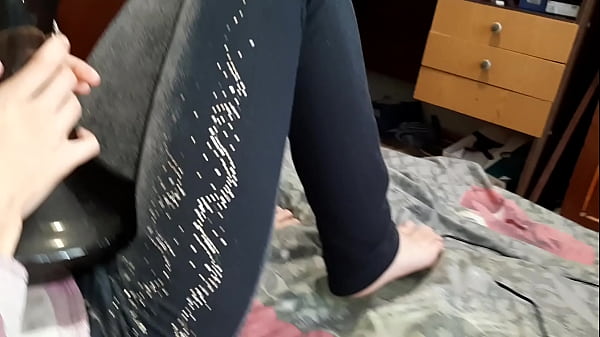 Three girls played and cumming