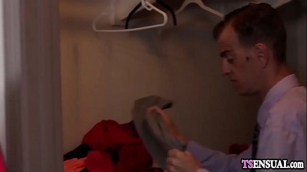 Play MP4 - Big tits shemale anal fucked a mannered guys small ass