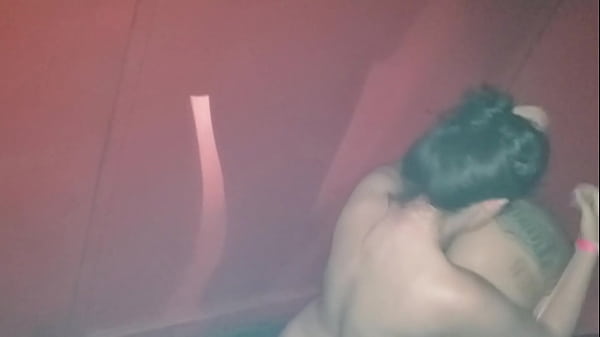 Naylla roxxx est&aacute; bem tarada e n&atilde;o para de querer fuder 