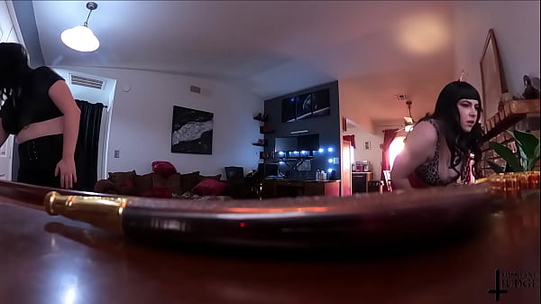 Play MP4 - Post Apocalypse Giantesses Vore Tiny Men