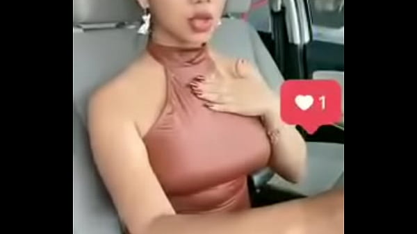 Alguien que me diga quien es ella 