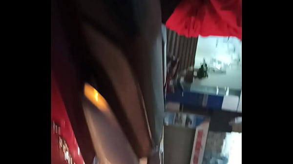 Mặc v&aacute;y ngắn đi l&agrave;m thật đẹp 