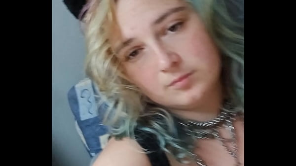 Nonton Je Vais Ouvrir Un Colis Un Peu Sp&eacute;cial En Live, Tu Viens Me Voir ? thumbnail