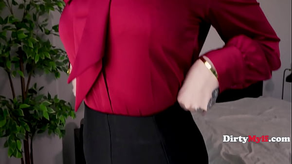 Busty ceo dominates her assistant at the office