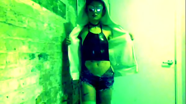 Nonton Human Ashtray thumbnail