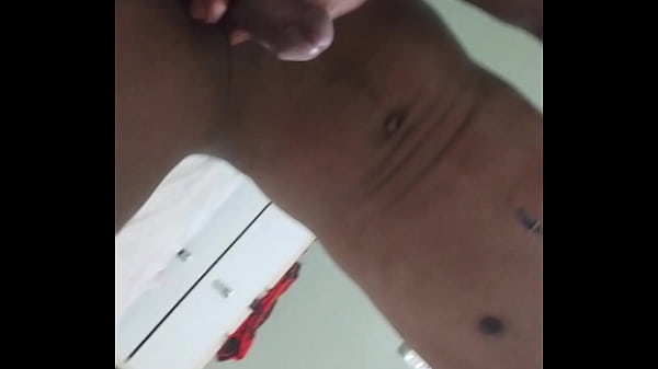 Play MP4 - Puto tocando uma ate gozar