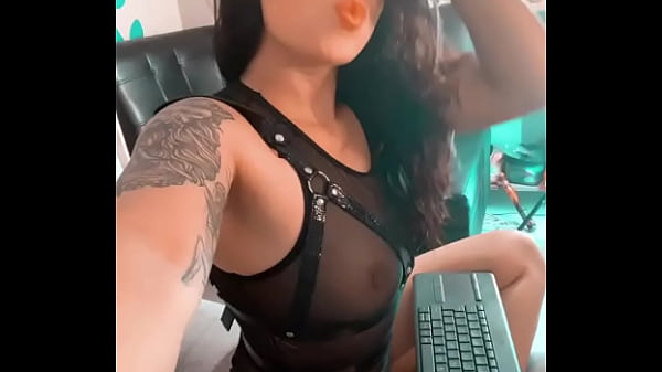 Nuevo tw rt y te regalo una foto sin panties al dm 