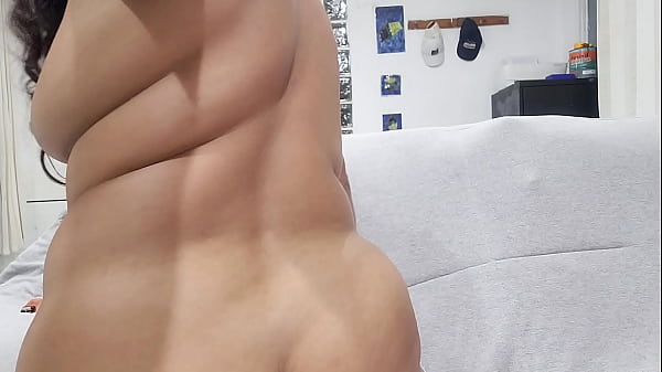 Fumando Tabaco E Gozando No Dedo thumbnail