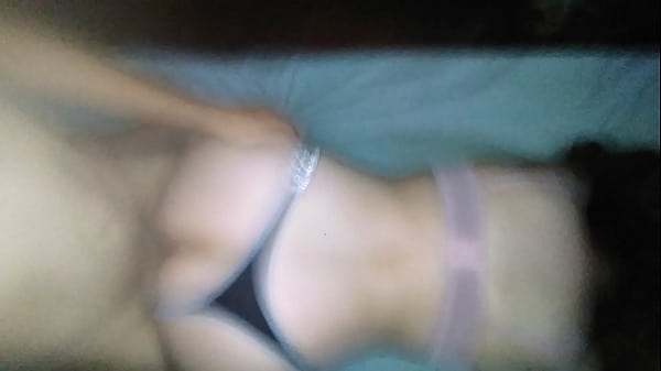 Play MP4 - Mi amiga de perrito por la noche