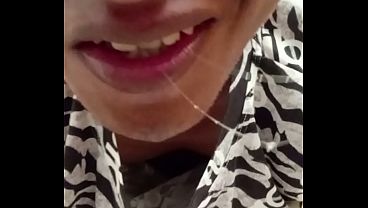 que rico bebe te gusta como te la chupo despu&eacute_s de que me la metes por el culo