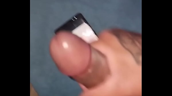 Hombre me hace un cum tribute en su telefono y se viene rico 