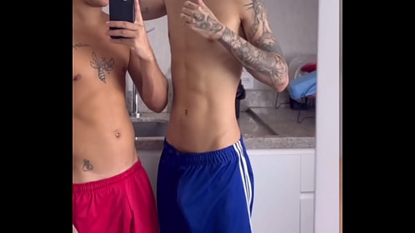 O Abelhinha Chupa A Cabe&ccedil;a Da Rola Bem Gostoso thumbnail