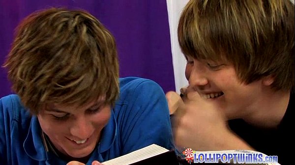 Play MP4 - Superb Twink Duo Goes Bareback