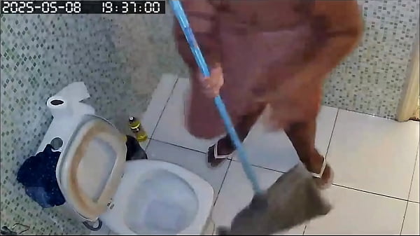 Nonton Camera Escondida Grava Vizinha Gostosa E Gordinha Se Depilando Sua Grande Buceta thumbnail