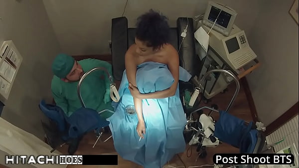 Freshman gets mandatory hitachi orgasm from doctor tampa phoenix rose 