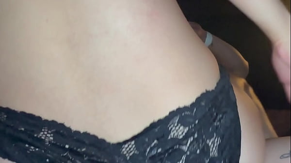 Mi mujer montando verga, se mete el dedo en el culo, dp, latina culona, real sex mexicano. 